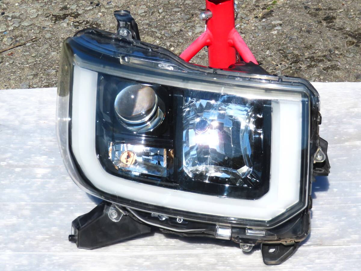 LA710A LA700A PIXIS MEGA ピクシスメガ LA710S LA700S WAKE ウエイク 純正 右側 LED ヘッドライト / STANLEY W2664拍卖