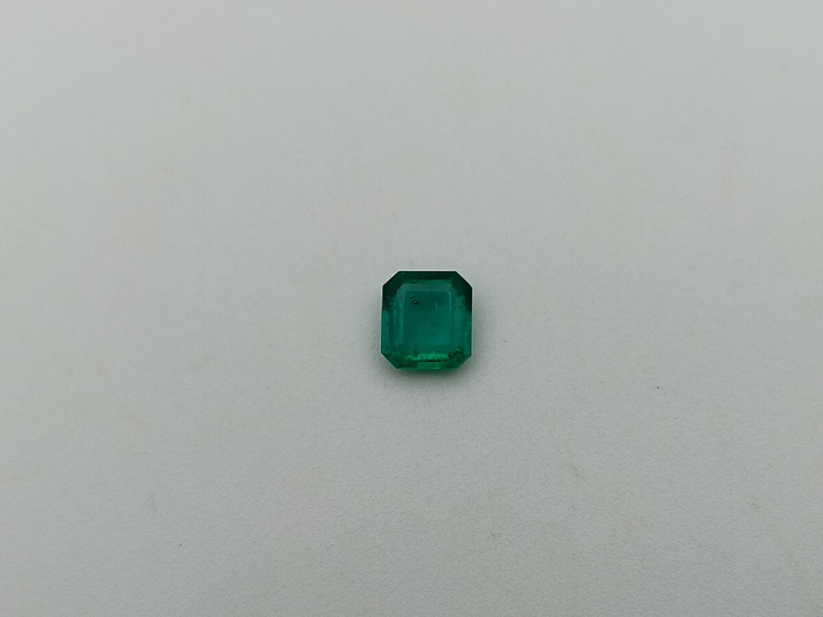 濃厚 極少インクル コロンビア産 天然エメラルド ルース VIVID GREEN 0.542ct EMERALD LOOSE COLOMBIA 0.5ct 0.5カラット 鑑別書付き拍卖