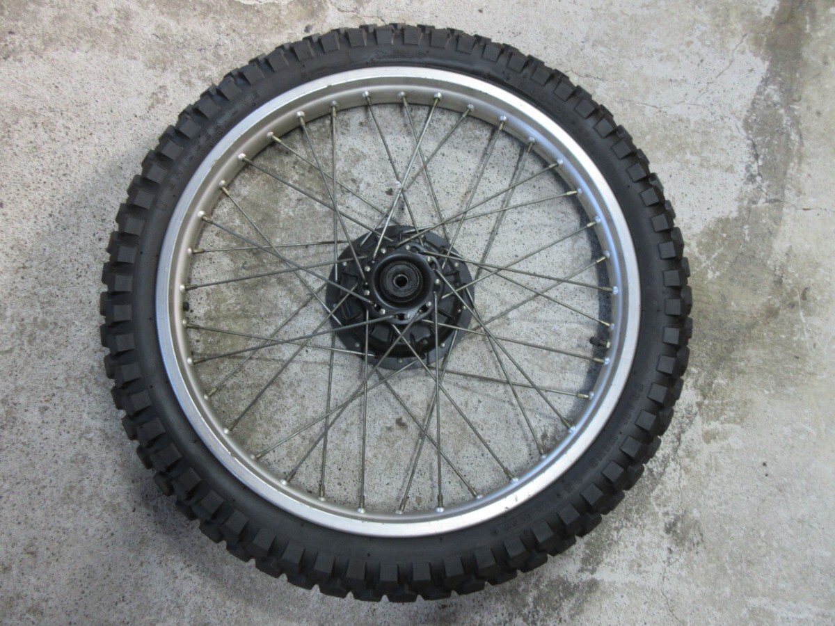 【D1426】ヤマハ XT200 フロントホイール 美品!!【茨城発】23J同梱多いほど送料お得!売切! xt125 ag200拍卖