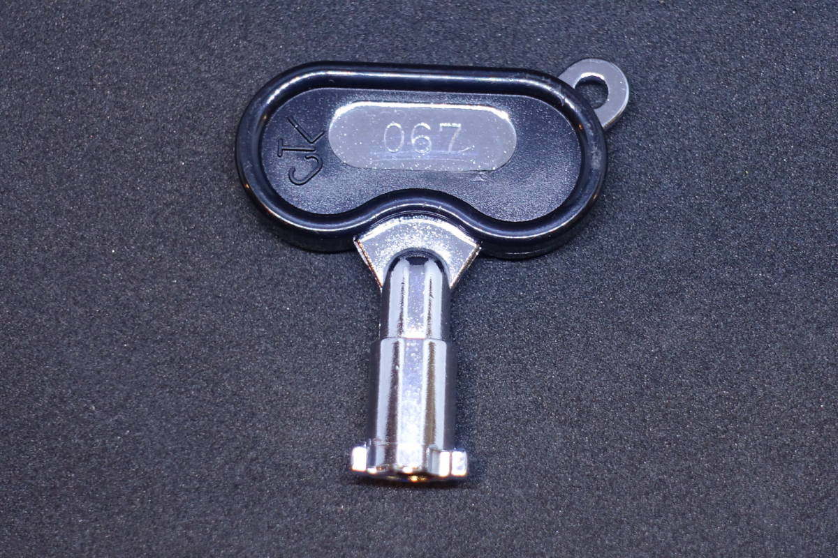 匿名配送! 送料無料!パイオニア 純正 ドアキー【067】 スロット パチスロ 鍵 かぎ カギ 台鍵拍卖