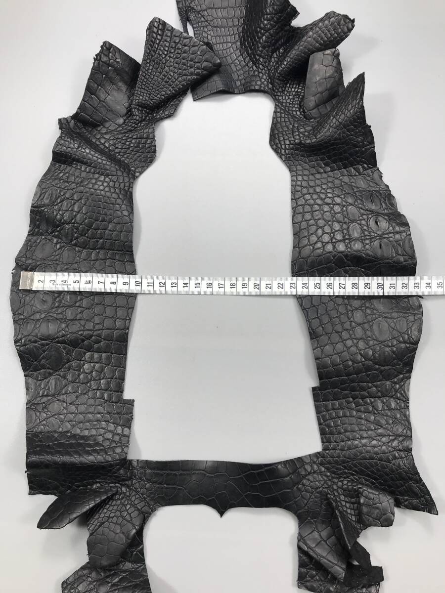 高級ポロサス クロコダイル レザークラフト マット加工 ワニ革 革細工 DIY 素材 手作り 材料 はぎれ 腕時計ベルト用 現物画像 NO.83785拍卖
