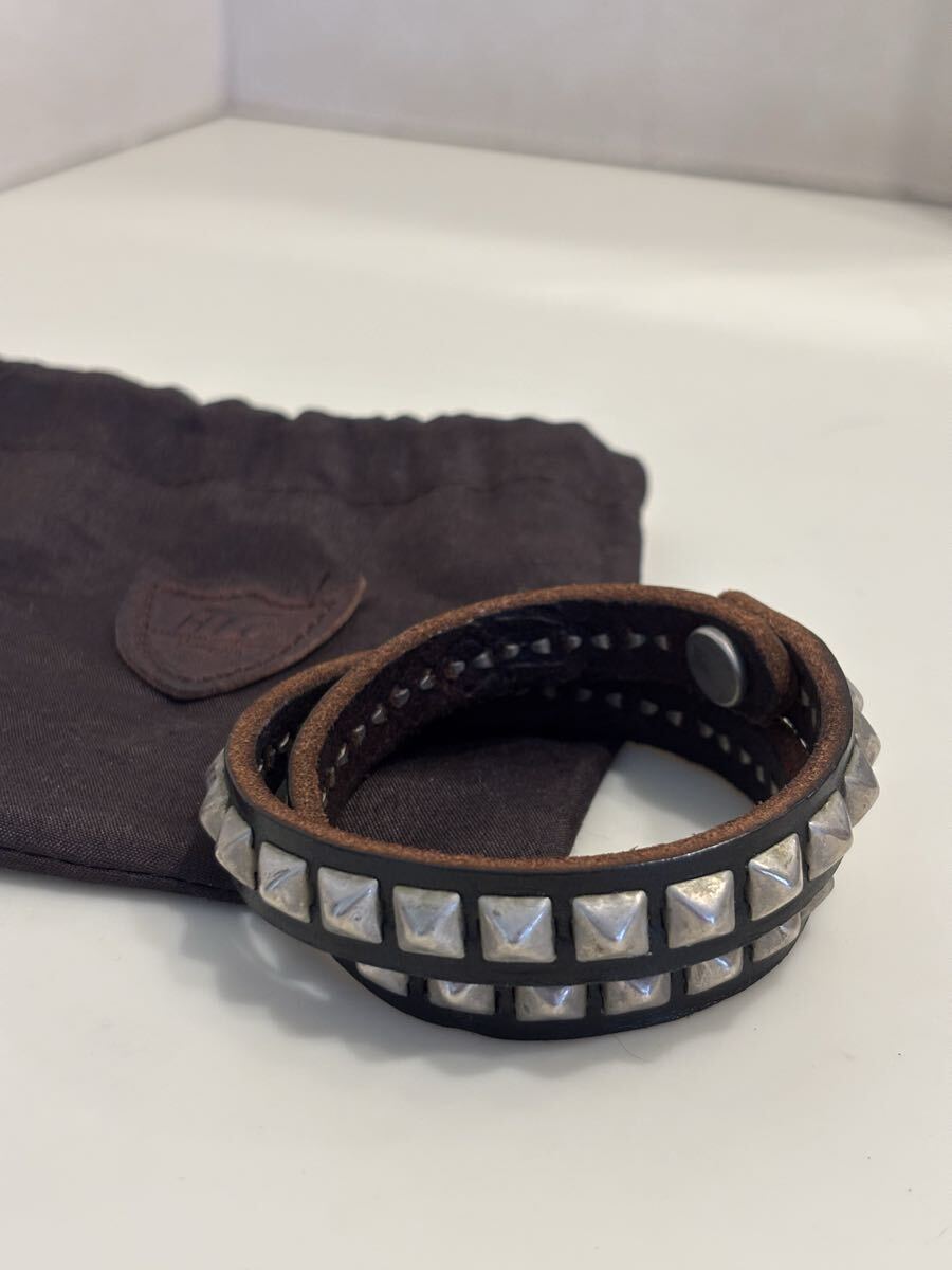 HTC ピラミッド スタッズ 黒 レザー バングル ブレスレット ブラック拍卖