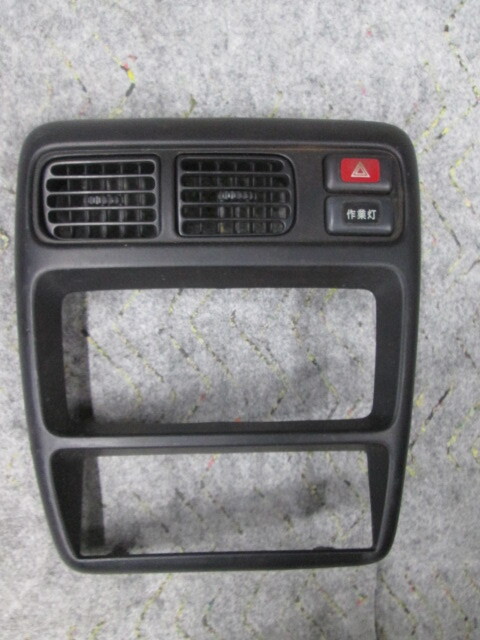 ホンダ アクティトラック HA6/HA7 オーディオ枠パネル/エアコン吹き出し口/ハザードスイッチ/作業灯スイッチAssy拍卖