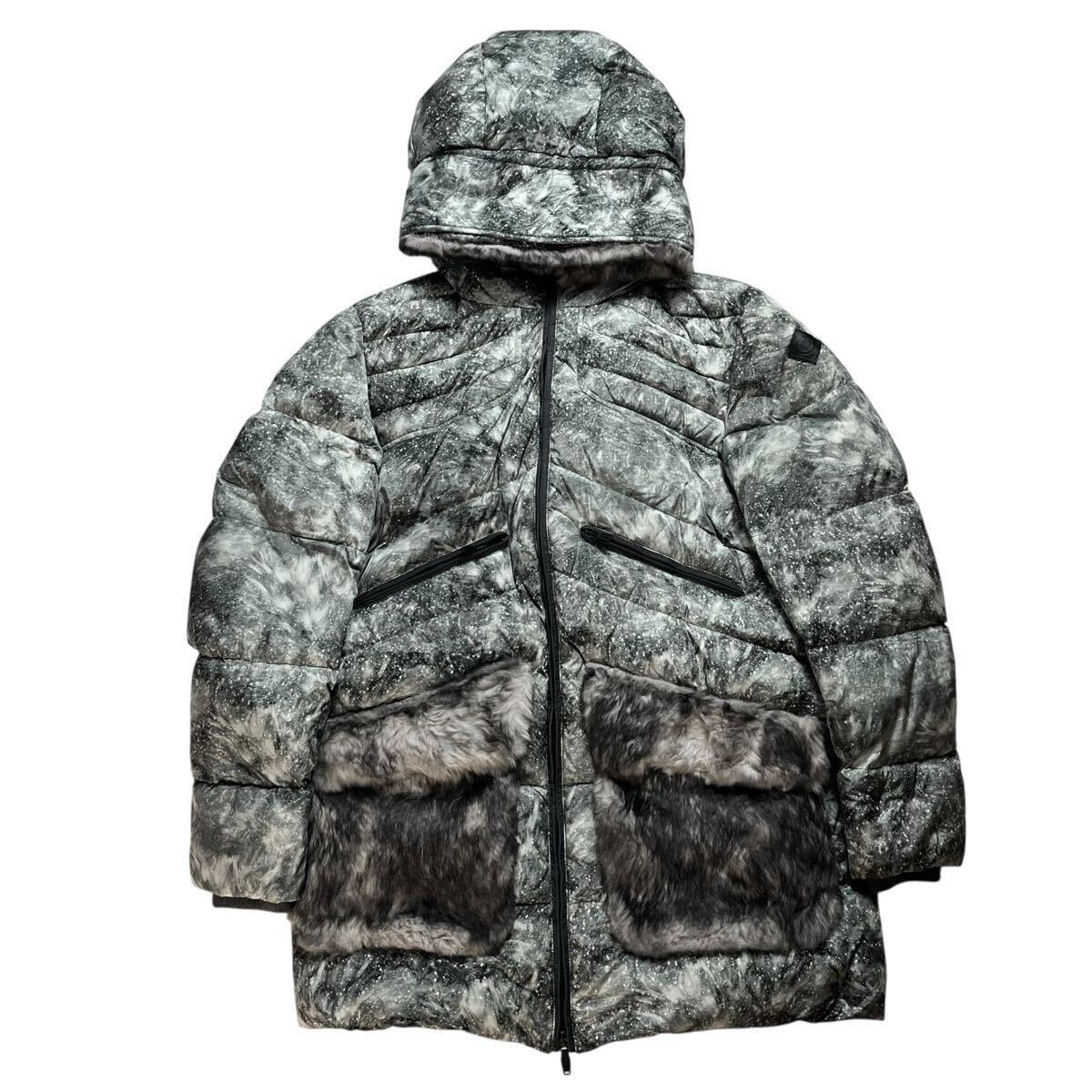 定価50万~1円~希少 激レア MONCLERモンクレール ファーフード付き 肉厚 ロゴワッペン 高級ダウンジャケット グレーメンズ アウター拍卖