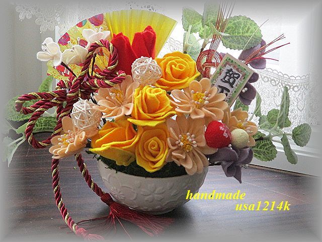 艶やか黄色薔薇&チューリップ♪お正月置物お花飾り♪ハンドメイド♪フェルトで作ったお花たち♪お正月飾り♪拍卖