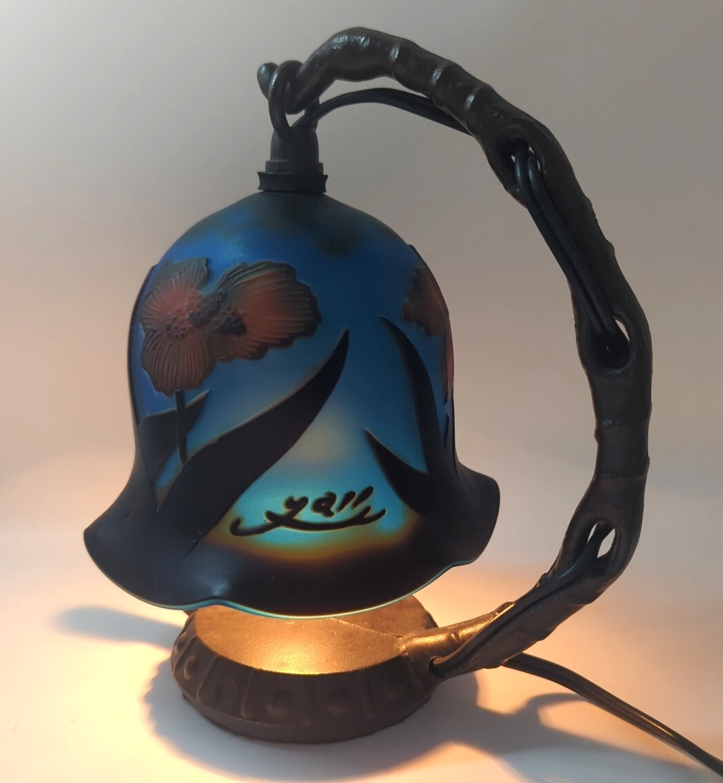 ガレ風 テーブルランプ ガラスシェード 蘭 吊り下げ型  卓上ランプ 電気点きます 中古品 汚れ、スレあり 電球付けます    拍卖