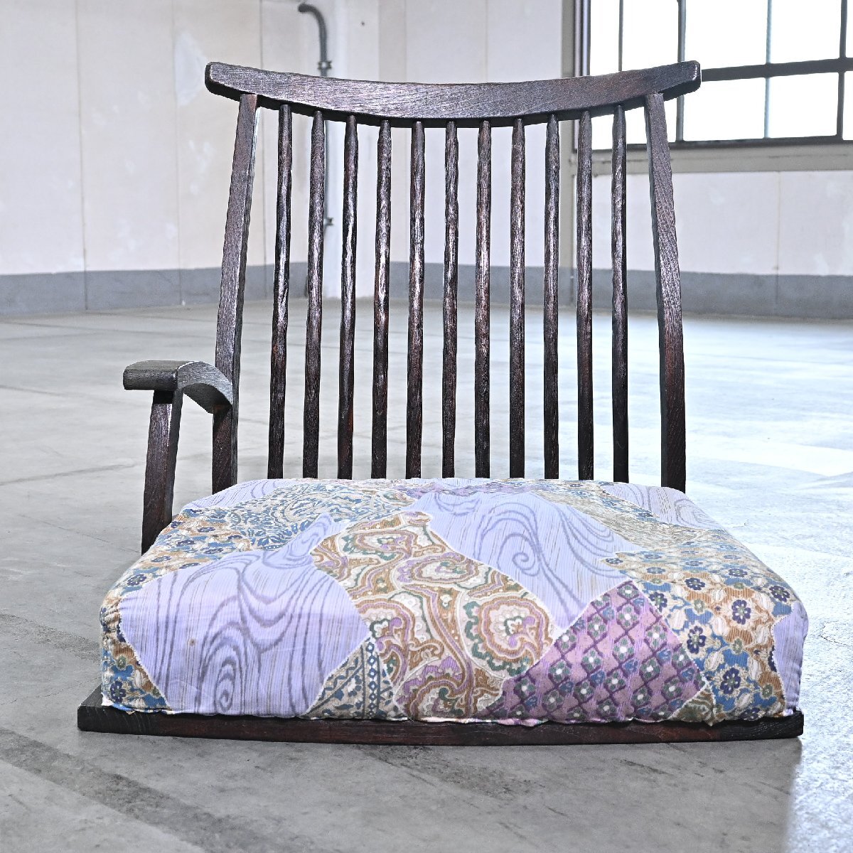 片肘掛け座椅子 和室 旅館 座敷 縦格子 無垢材 古民家 ジャパンディ 昭和レトロ 花柄 チェア リビング_松本民芸 天童木工 スポークチェア拍卖