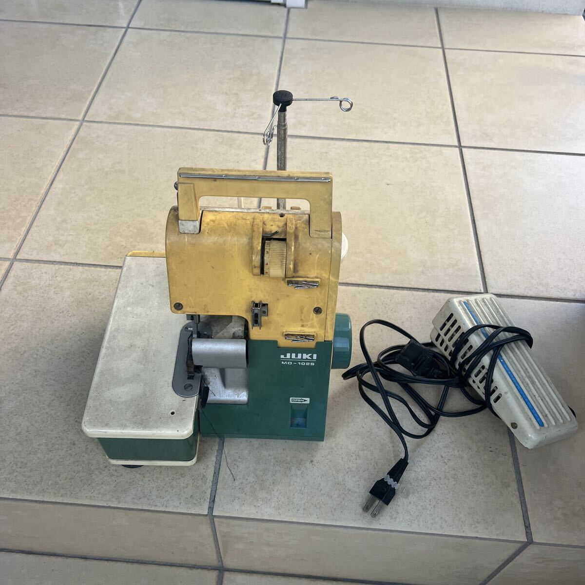 ★中古・動作未確認★オーバーロックミシン ジューキ JUKI MO-120S 現状品拍卖