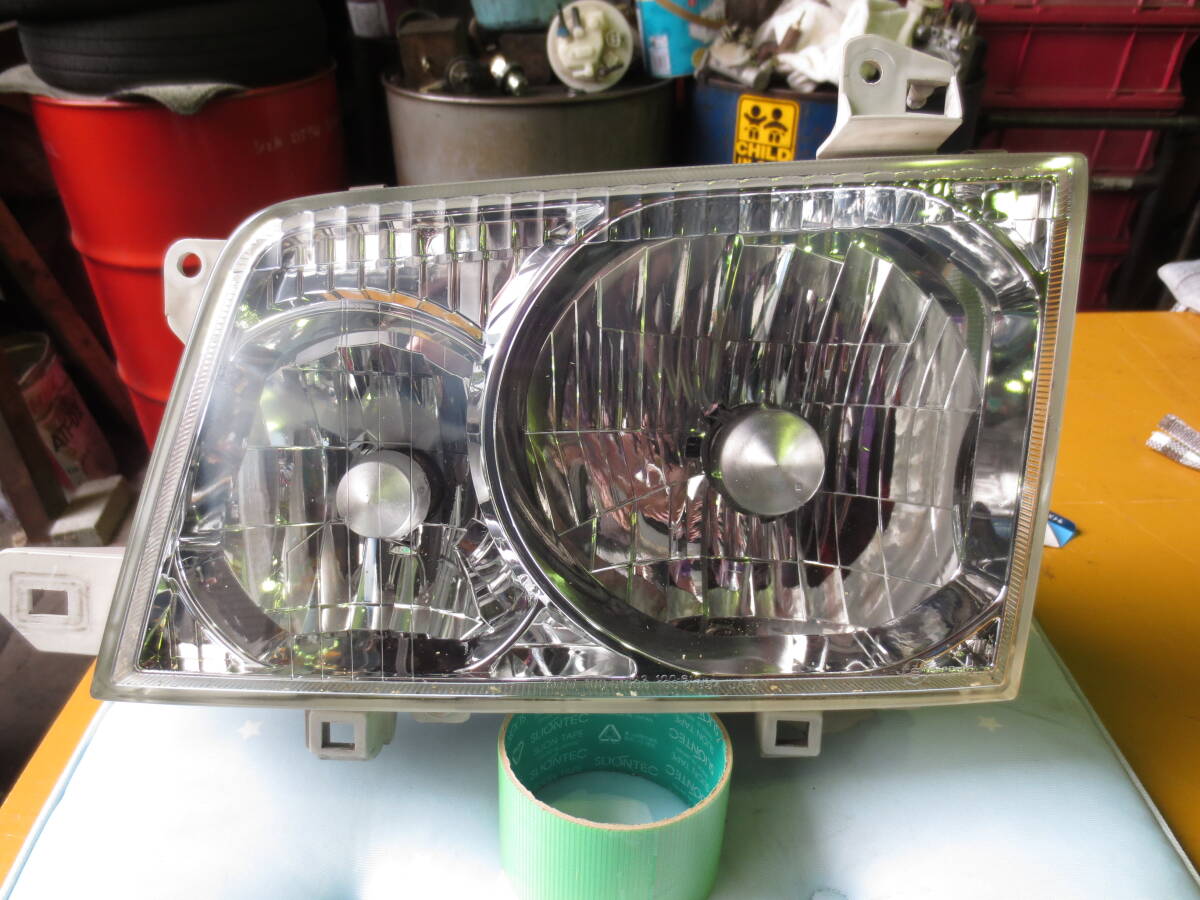 タイタンダッシュ 左ヘッドライト SYF6T H17年式 ②拍卖