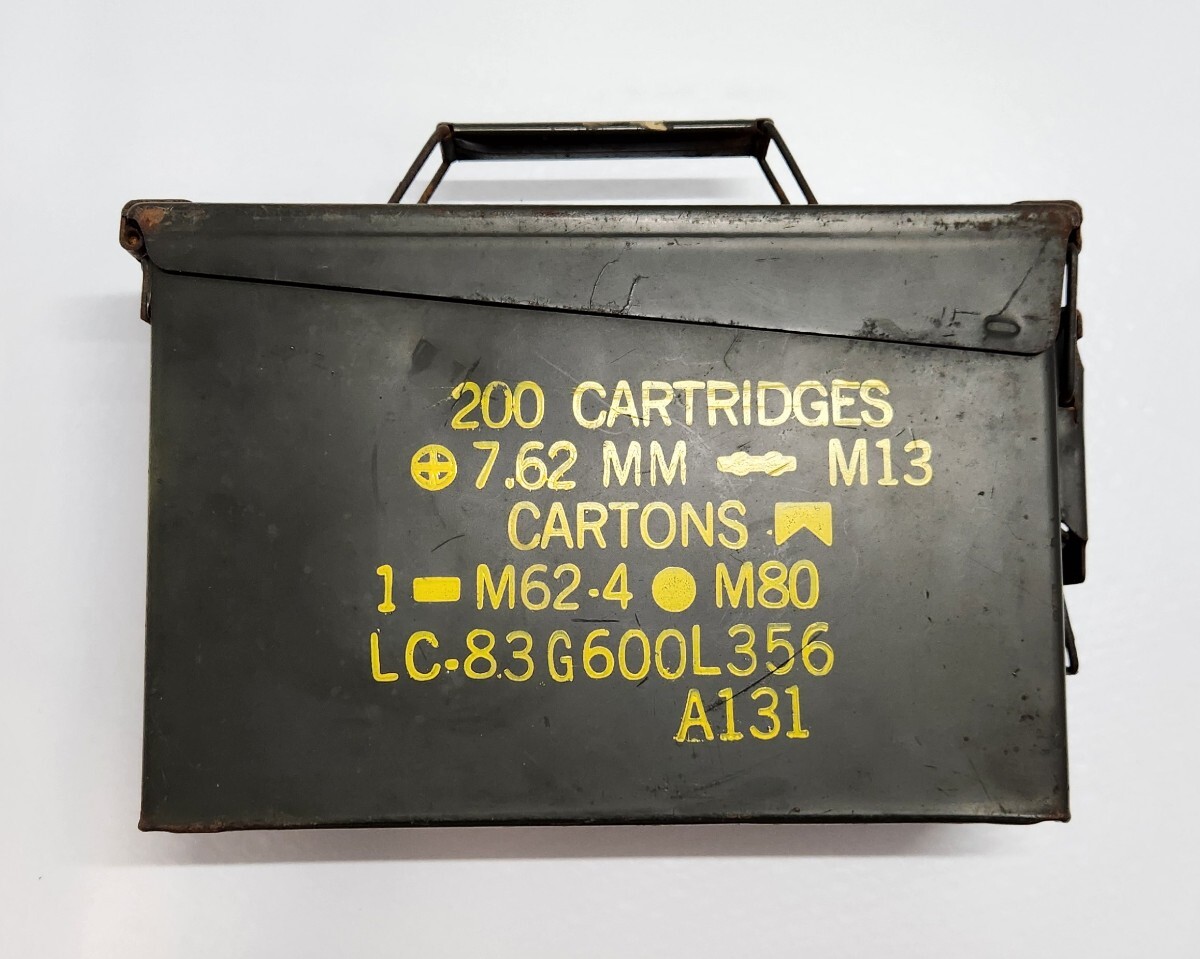 △アメリカ軍(米軍) M13 AMMO BOX(弾薬箱) 7.62mm(200ラウンド) ペイント有り デッドストック品(放出品) ベトナム戦争 湾岸戦争 イラク戦争拍卖