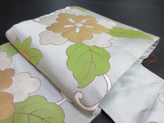 1円 中古 名古屋帯 正絹 和装 和服 薄いグレー色 花柄 草花 六通柄 九寸帯 長さ342cm【夢職】★拍卖