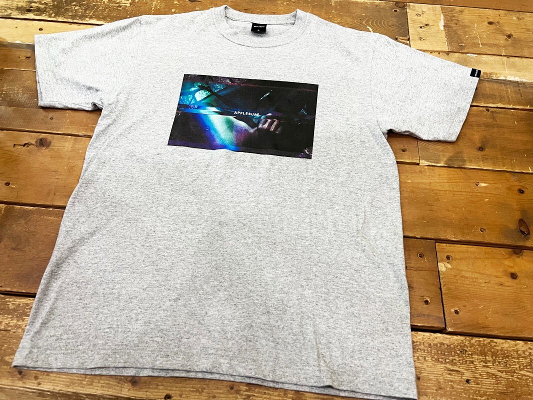 J28★APPLEBUM/アップルバム ボックスプリントTEE バックプリント 半袖 Tシャツ グレー系 メンズLサイズ ストリート USED ★拍卖