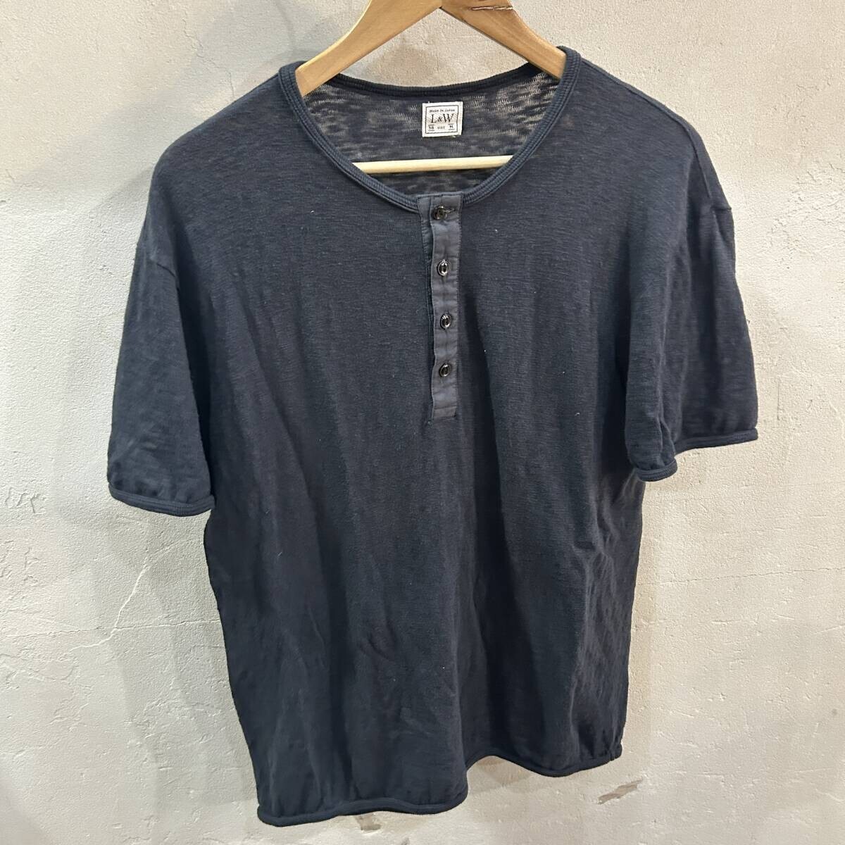 (1663)美品 L&W ループ & ウェフト ヘンリーネック Tシャツ ネコ目ボタン グレー系 SIZE 38 M MADE IN JAPAN 日本製拍卖