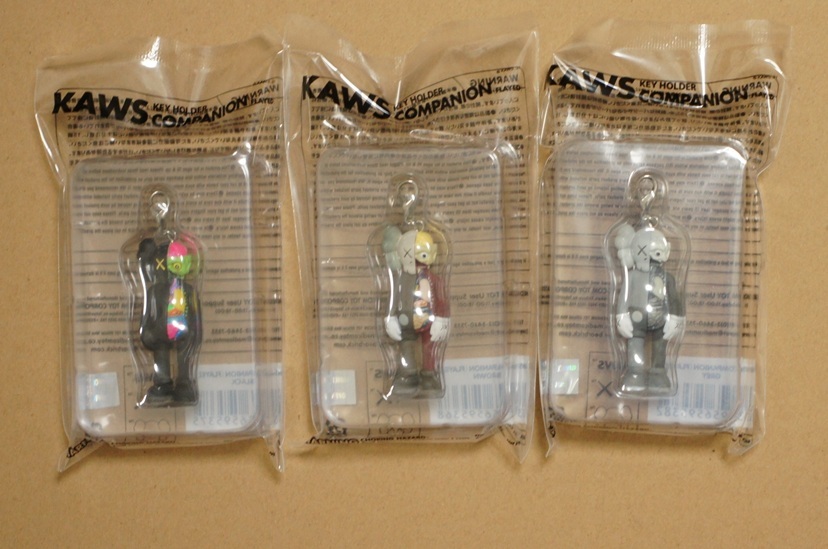 新品 KAWS TOKYO FIRST COMPANION FLAYED black brown grey キーホルダー 3種セット カウズ MEDICOM TOY メディコムトイ MEDICOMTOY拍卖
