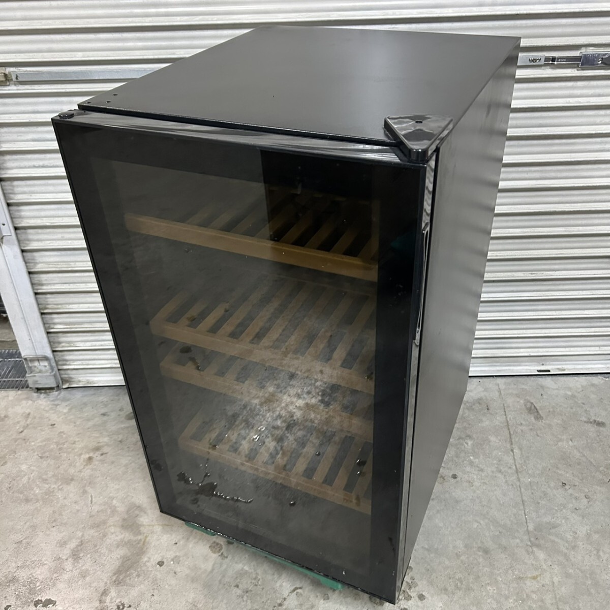 三ツ星貿易 MB-6110C ワインセラー 2017年製 ワインクーラー 110L 32本収納 ブラック 動作確認済み拍卖