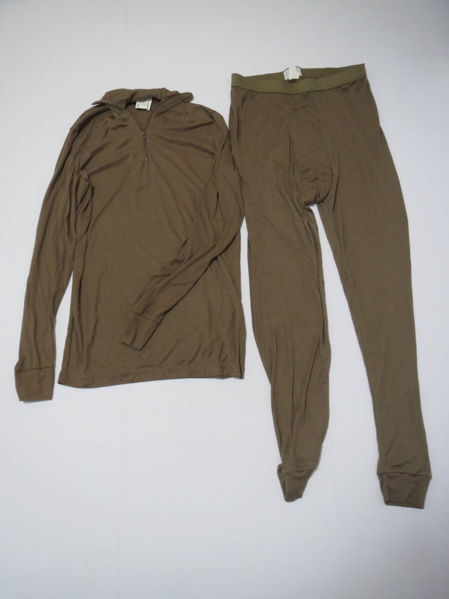 実物 アメリカ海兵隊 US.MARINE アンダーシャツ LWCWUS 上下セット SIZE M イラク アフガニスタン 登山 ハイキング キャンプ NO2拍卖