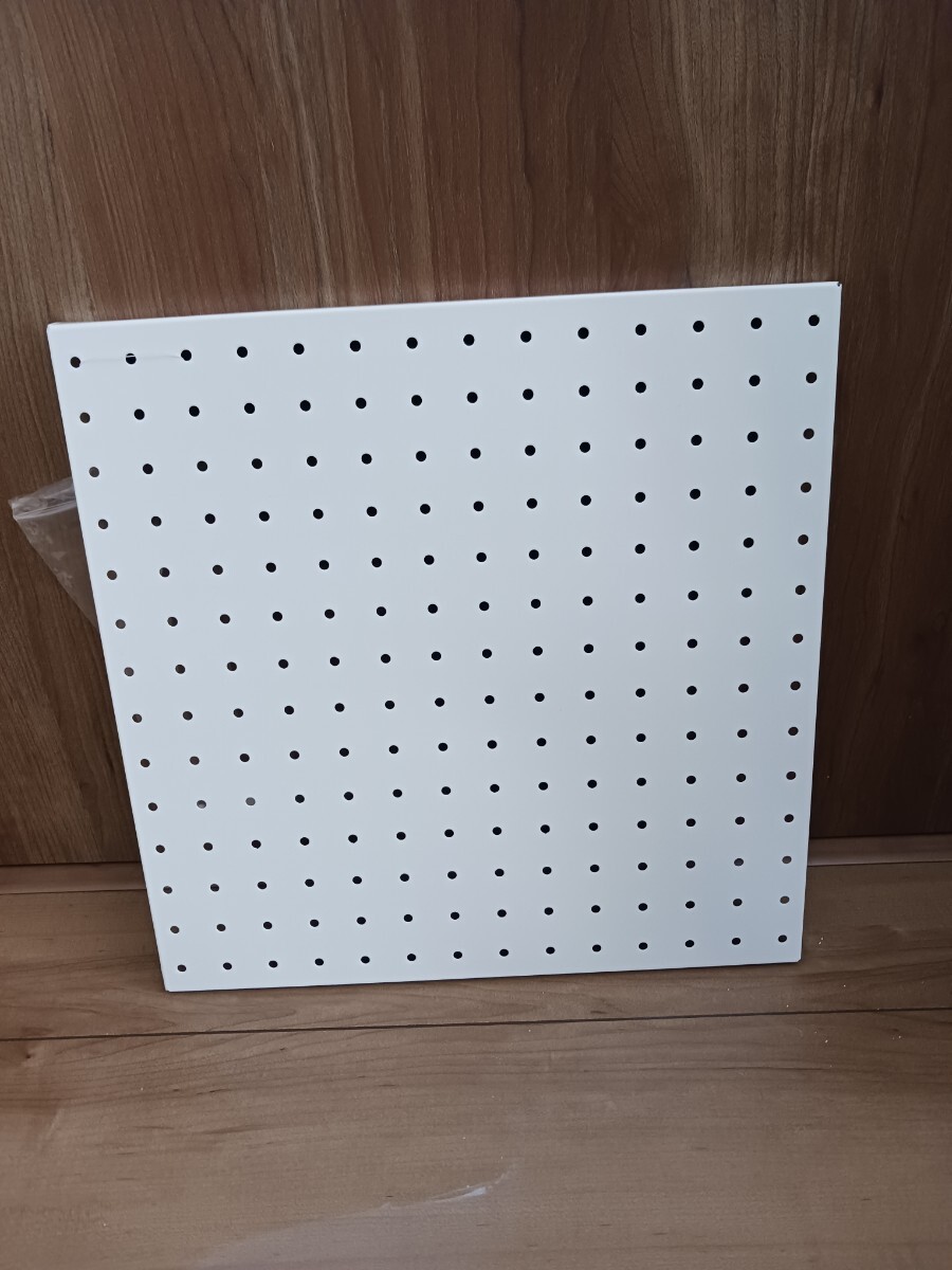 送料無料 パンチングボード ホワイト 350 × 348 有孔ボード マグネット 対応 ボード拍卖