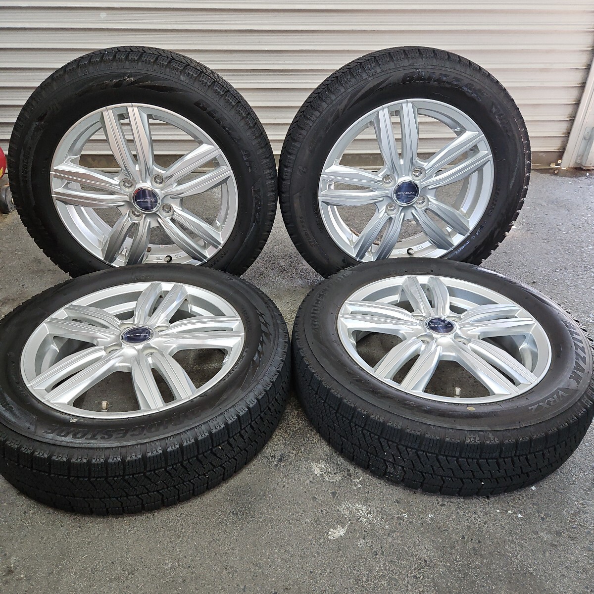 22年製スタッドレスタイヤ 165/65R15 81Qブリヂストン VRX2 アルミホイールセット PCD100/4H/+45 4本セット拍卖