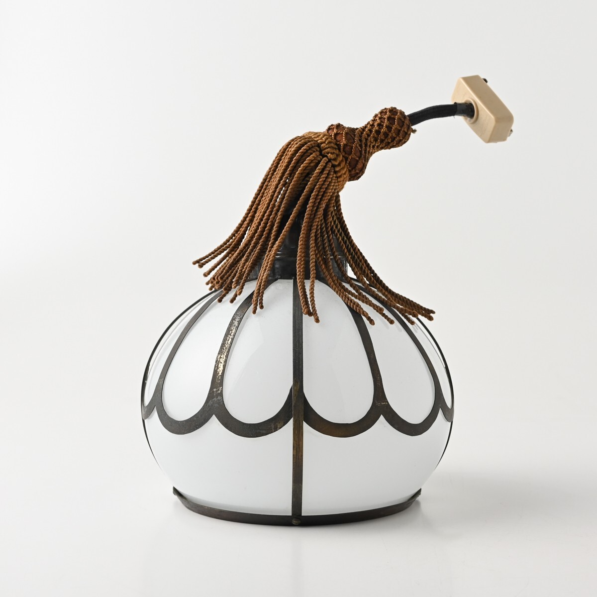 時代照明 電笠 丸形 乳白 ミルクガラス グローブ/シェード 天井照明 電傘 電灯 照明 古道具 明治 大正ロマン 昭和 レトロ アンティーク拍卖