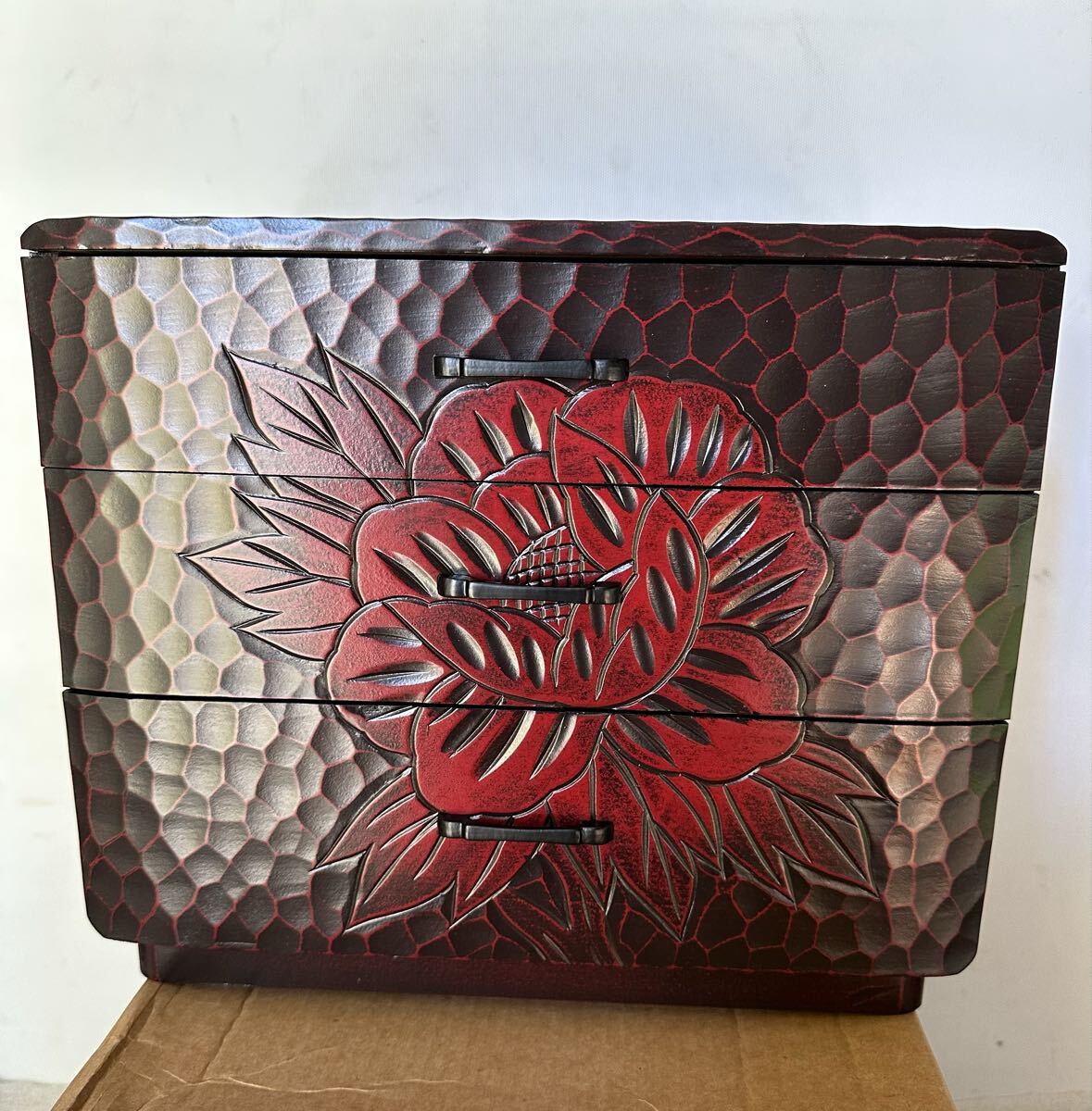 昭和レトロ 鎌倉彫 便箋入 三ッ引 牡丹 小物入れ 小引き出し 木製 小箪笥【未使用保管品】拍卖