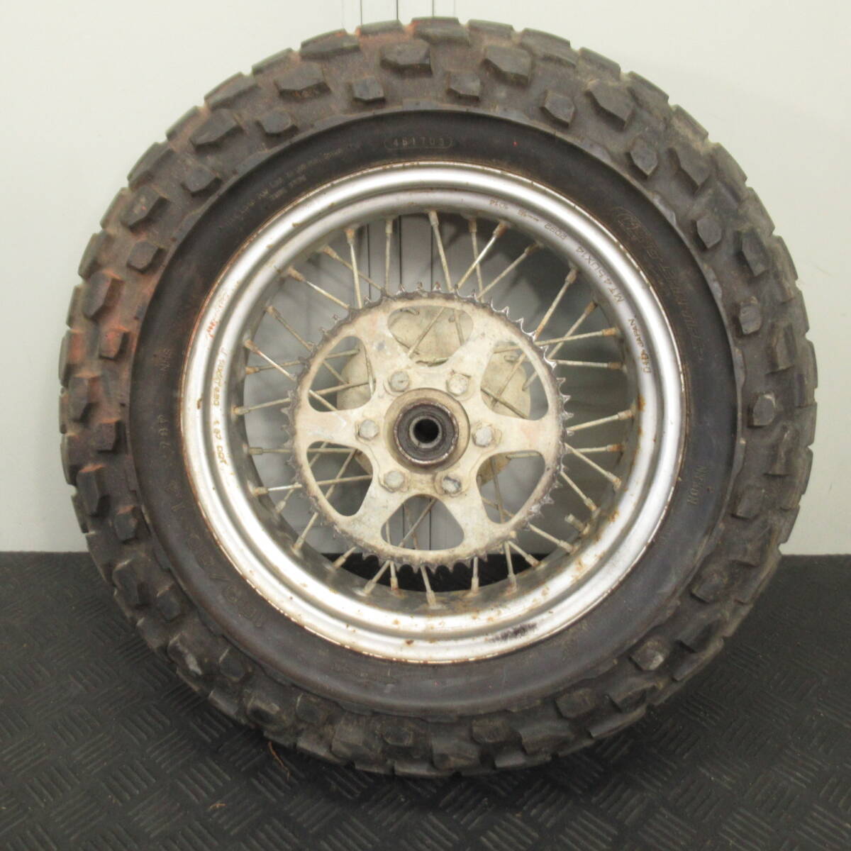 ヤマハ TW200 純正 リアホイール 14×4.50 レストアベース 当時物【180】USA-P-561拍卖