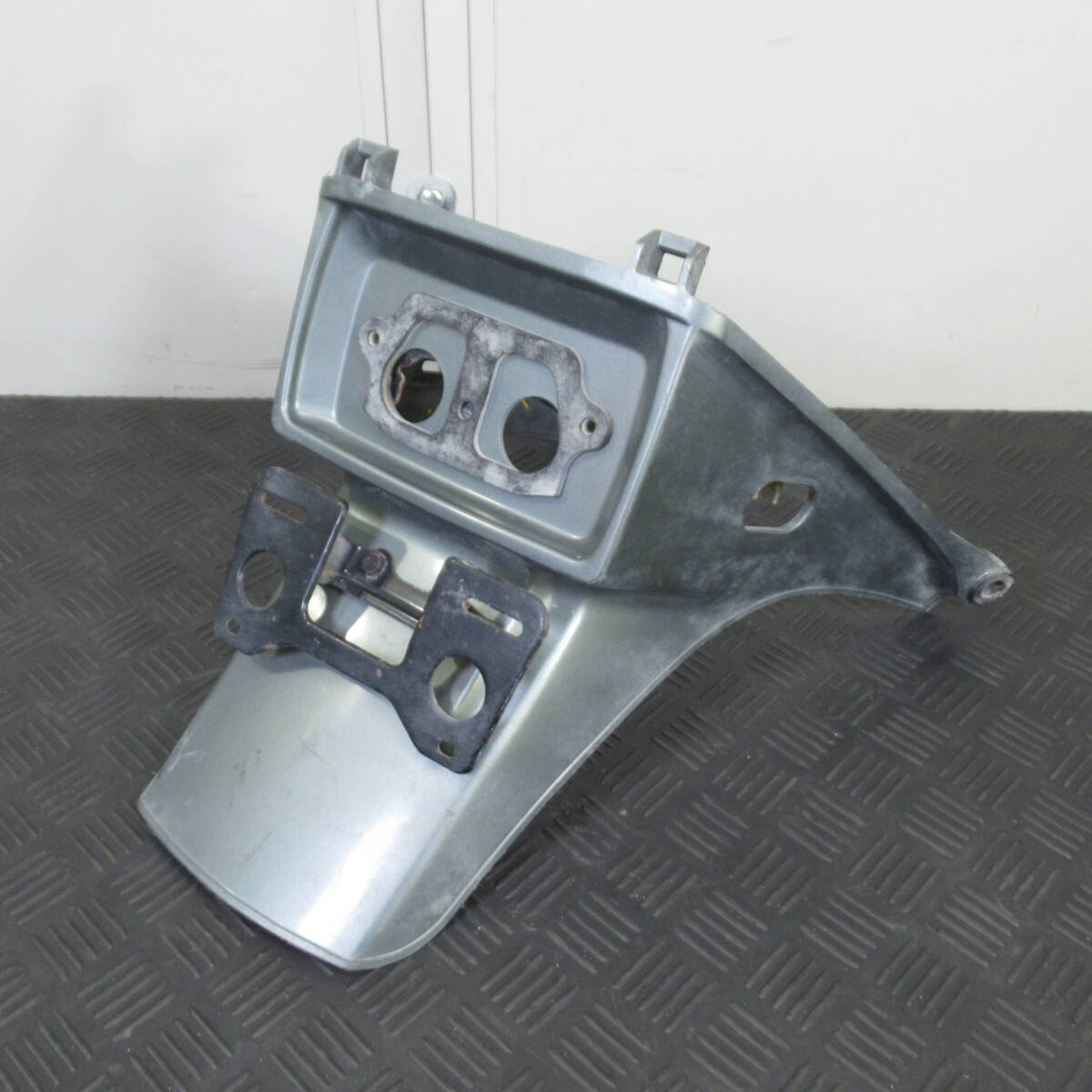 ホンダ CBX1000 SC06 純正 リアフェンダー 泥除け テールステー ナンバーステー 当時物【140】TMI-D-032拍卖