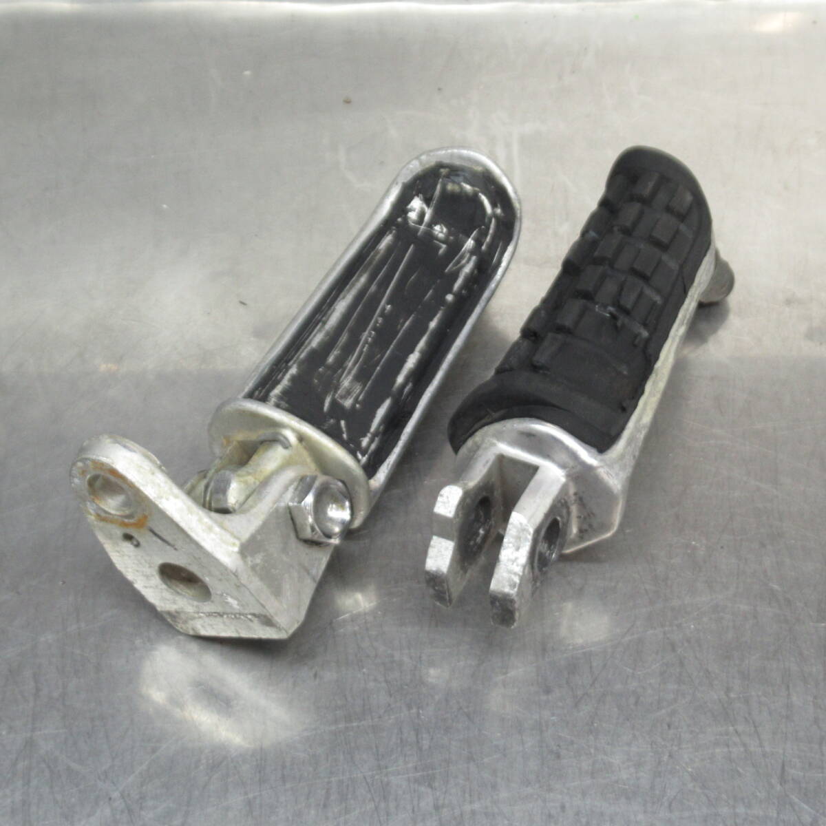 ホンダ CBX1000 CB1 SC03 SC06 純正 メインステップ 左右セット フロントステップ 部品取り 当時物【060】TMI-D-142拍卖