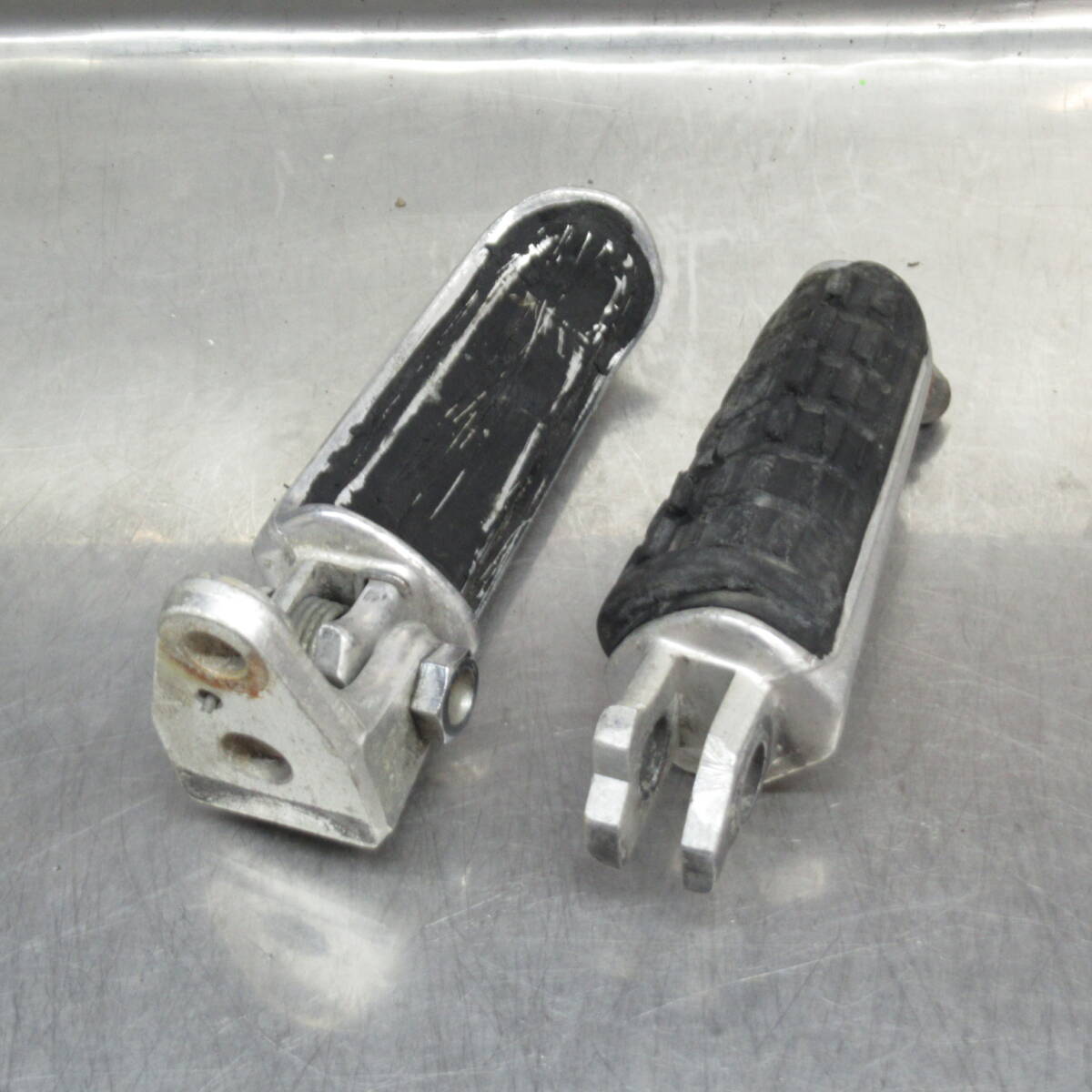 ホンダ CBX1000 CB1 SC03 SC06 純正 メインステップ 左右セット フロントステップ 部品取り 当時物【060】TMI-D-143拍卖