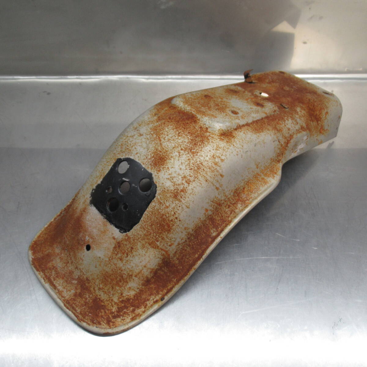 カワサキ Z1 Z2 KZ900 KZ1000 純正 リアフェンダー レストアベース ヤレ 当時物【140】INO-E-058拍卖