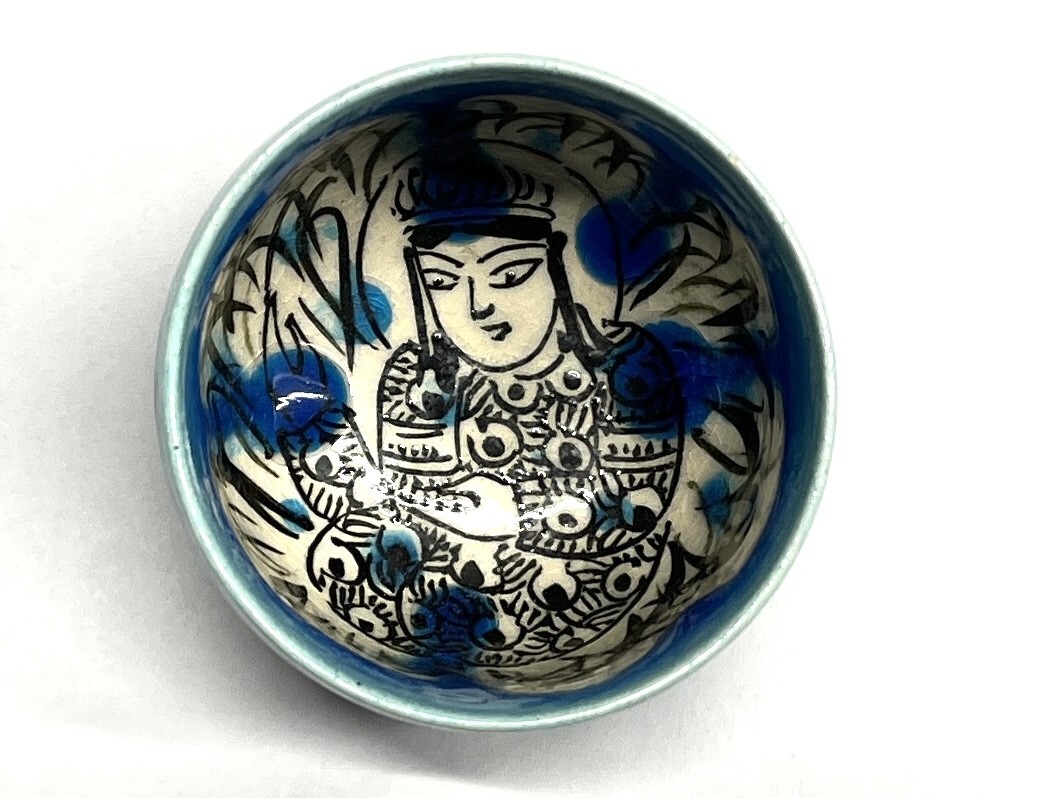 【R959】美品 人間国宝 加藤卓男 青釉胡姫文 酒杯 直径5.5cm×高さ4.5cm 希少 トルコブルー 共箱 酒器 盃 お猪口 骨董 b拍卖