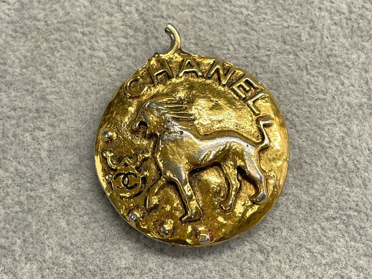 【R921】正規品 CHANEL シャネル ヴィンテージ ライオンモチーフ メダル コイン ゴールド チャームトップ ネックレストップ 希少品 レア b拍卖