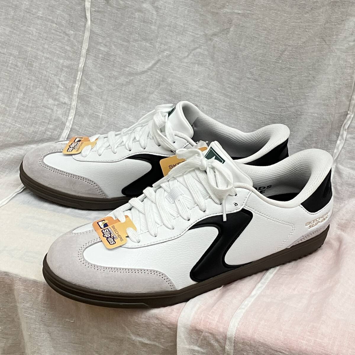 新品未使用品 ★Skechers スケッチャーズ★27.5cm 『ホットショット』 スリップインズ 白ホワイト スニーカー シューズ 254154W/WBK拍卖