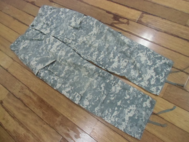 32-K ミリタリー サバゲー コンバット 米軍放出品 迷彩服 作業服 防虫素材 US ARMY カーゴパンツ パンツ ズボン M-Sサイズ W約91㎝拍卖