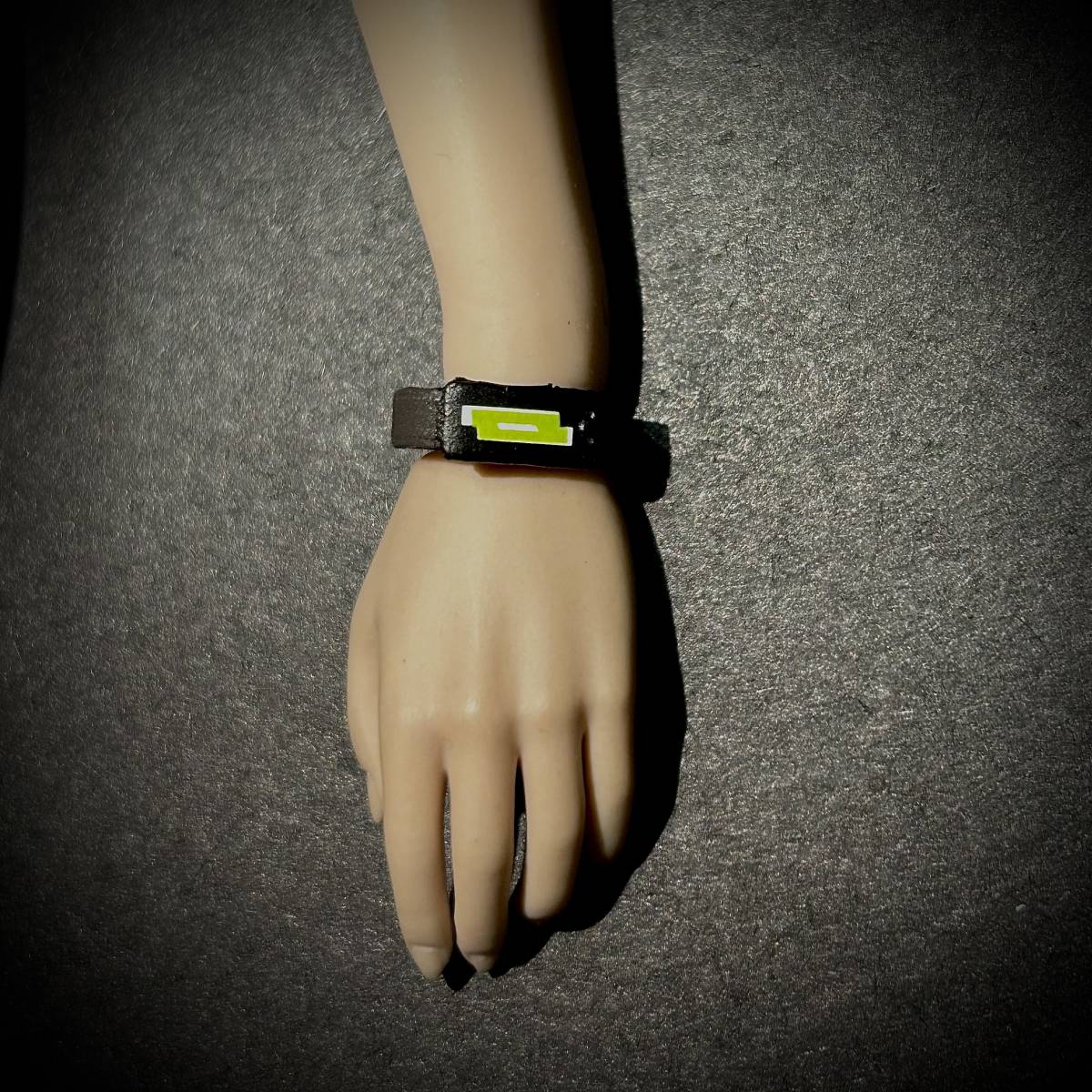 【売り切り】DAMTOYS製 1/6 模型 女性 フィギュア用 部品 装備 エイダ クレア バイオハザード RE2 リストタグ 高品質 (未使用拍卖