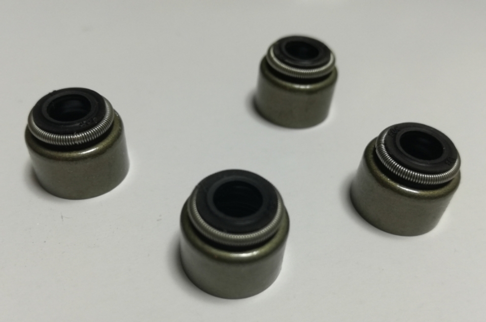 KAWASAKI Z250FT Z250LTD 2気筒 新品 エンジン バルブ ステム シール オイルシール 高品質拍卖