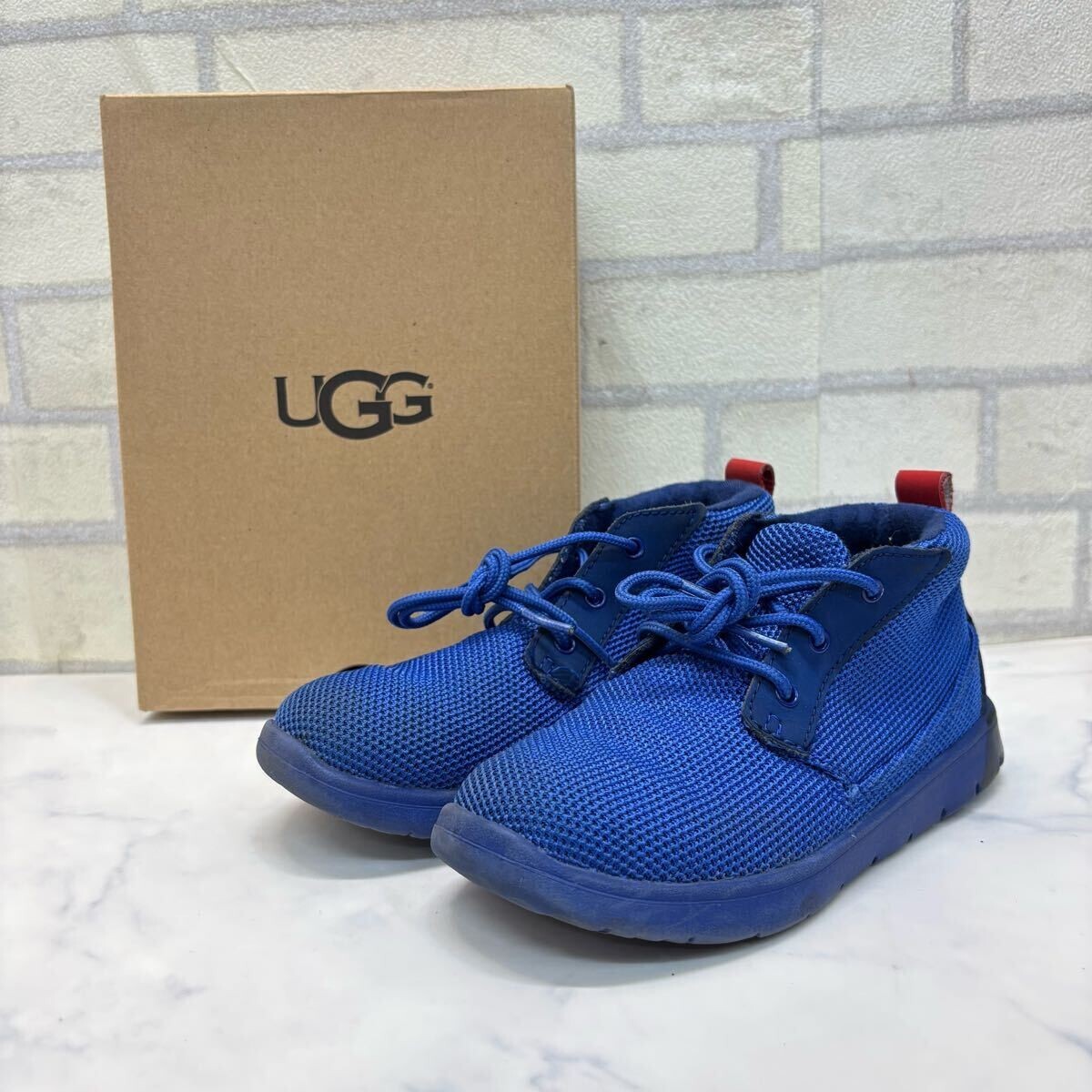 アグ K CANOE HYPERWEAVE スニーカー 青 ブルー 男の子 キッズ 子供靴 17.5㎝ 10672K拍卖