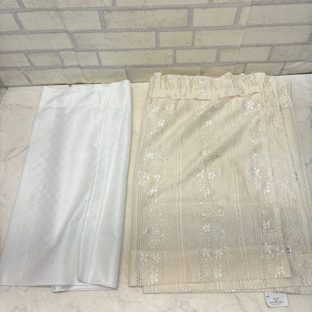 新品 タグ付き 2点セット AISO カフェカーテン 巾130㎝×丈50㎝ / 巾130㎝×丈35㎝ 白 ホワイト アイボリー ポリエステル100%拍卖