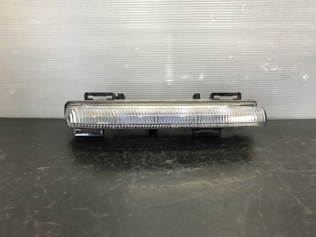 【TS】ベンツ Cクラス DBA-204049 右フォグランプ A2049069000 2049069000拍卖