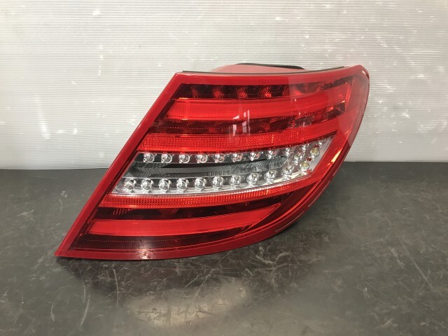 【TS】ベンツ Cクラス DBA-204049 右テールランプ 2049060503拍卖