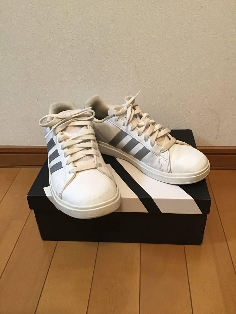 美品 adidas アディダス スニーカー レディース 25 シルバー 拍卖