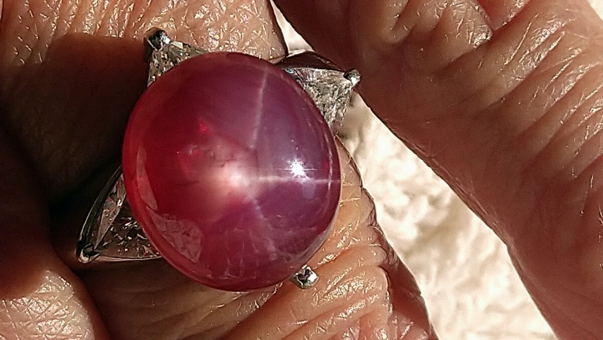 天然大粒約8.1ctスタールビー拍卖