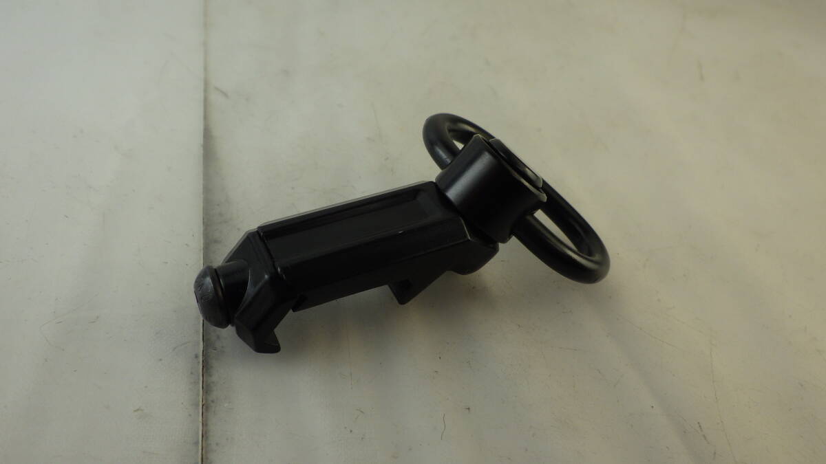 【新品】MAGPUタイプ クイックデタッチQDスリングスイベルマウント BK拍卖