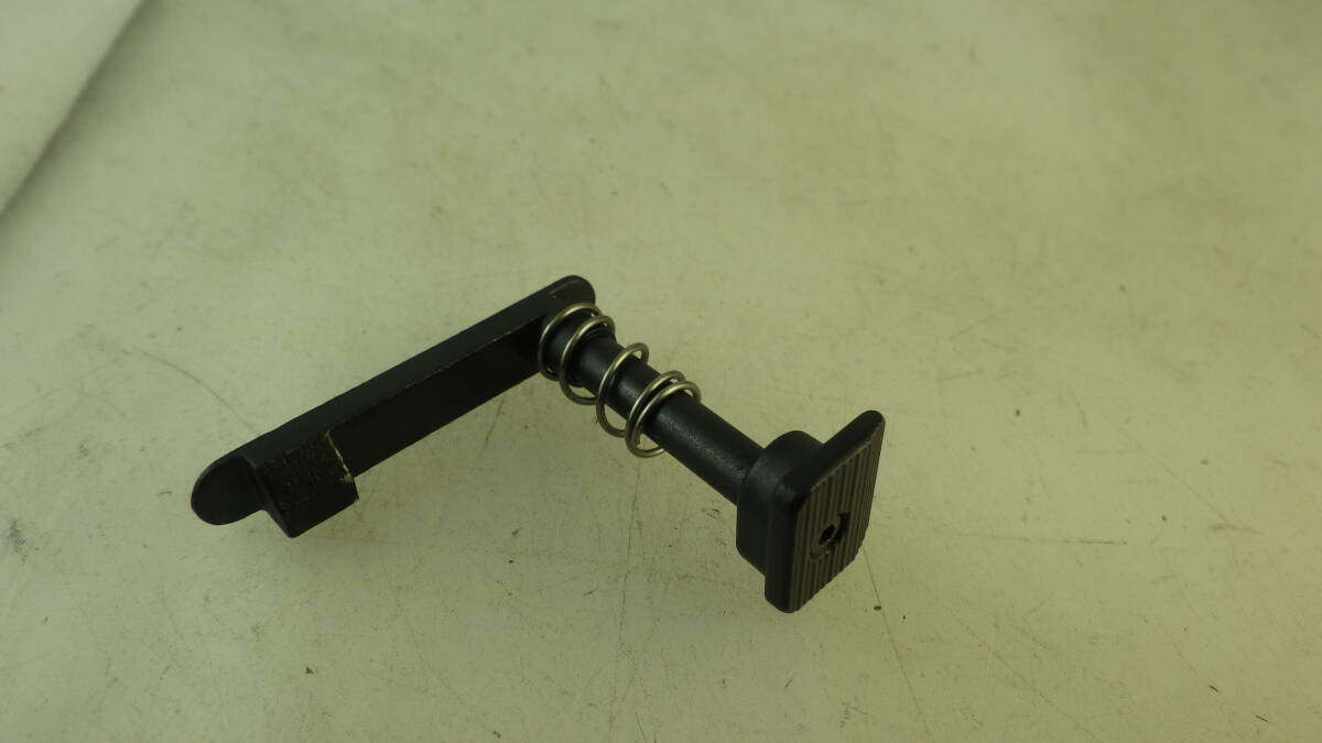 DOUBLE BELL HONEY BADGER マガジンキャッチ拍卖