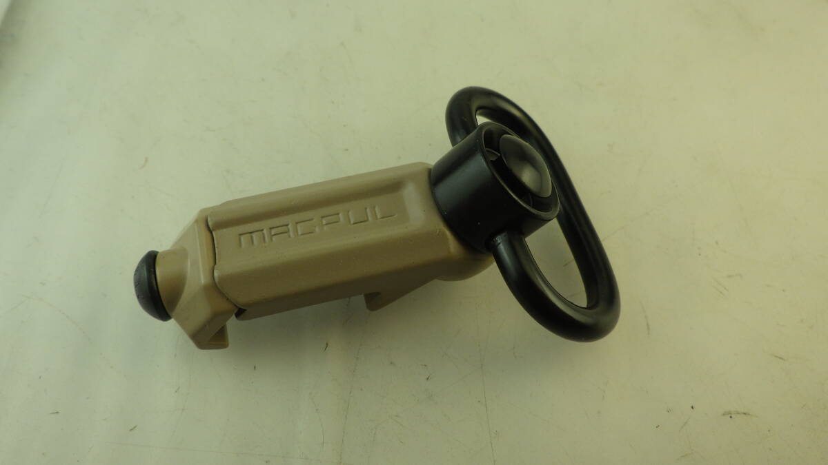 【新品】MAGPUタイプ クイックデタッチQDスリングスイベルマウント DE拍卖