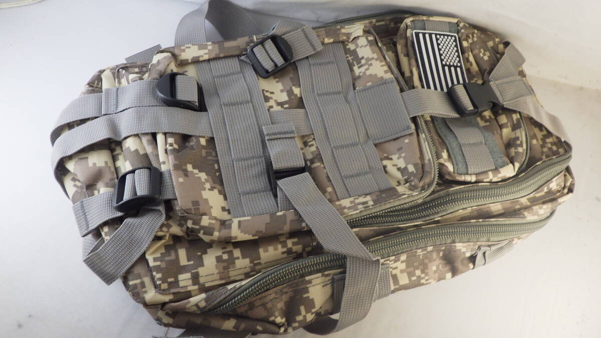 【新品】ナイロン製バックパック 38cm×25cm×23cm 25L(ACU)拍卖