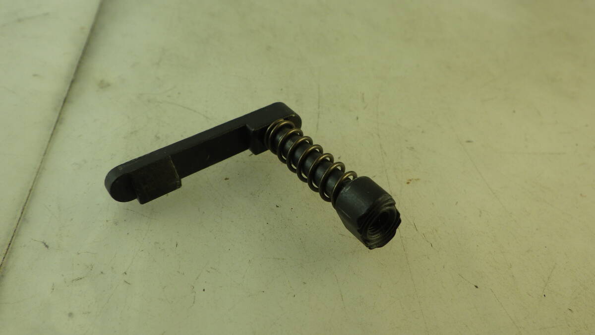 東京マルイ M4A1 カービン GBB マガジンキャッチ B拍卖