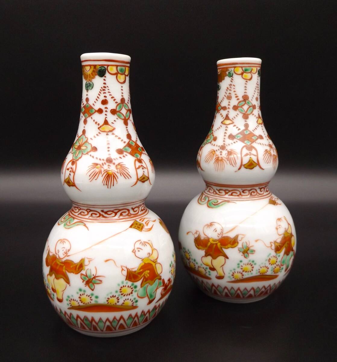 九谷焼 三代 須田菁華造 在銘 赤絵 徳利 一対 染付 須田青華 酒器 和食器 懐石 料亭 旅館 陶器 菁華窯 古九谷拍卖