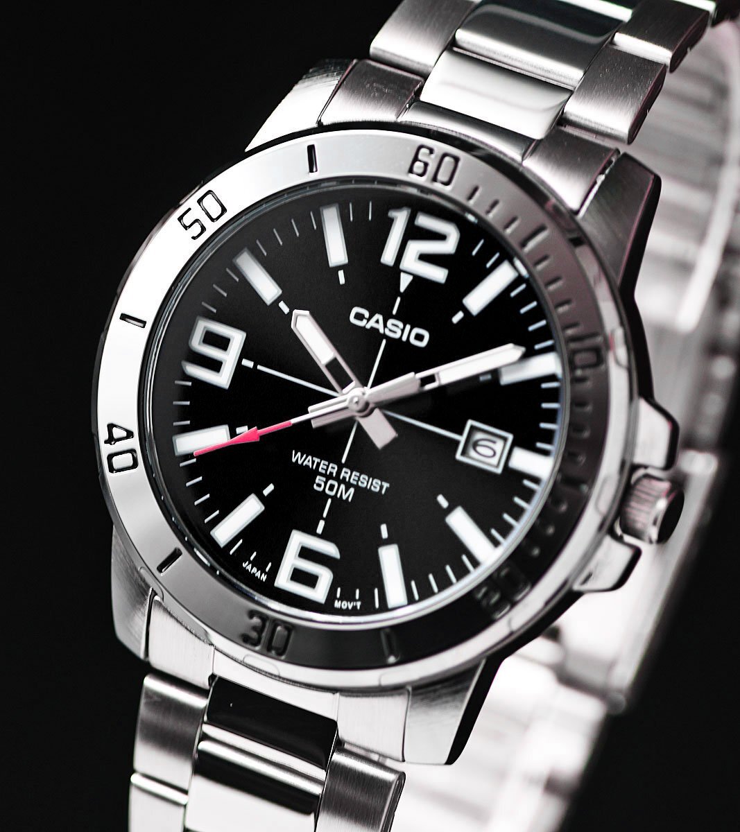 新品 逆輸入カシオ最新作 精悍ブラックメタリック 50m防水 腕時計 未使用 CASIO メンズ 激レア日本未発売拍卖