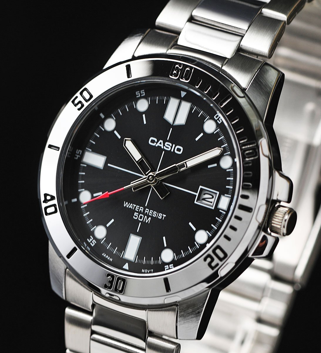 新品 逆輸入カシオ最新作 精悍ブラックメタリック 50m防水 腕時計 未使用 CASIO メンズ 激レア日本未発売拍卖