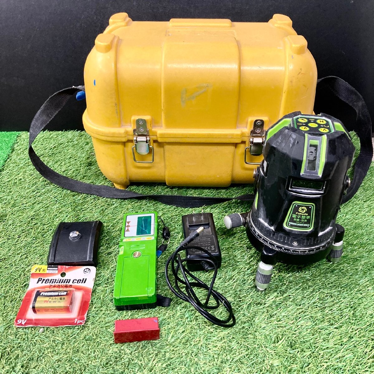 【現状品】『11-705』FUKUDAフクダ フルライン グリーンレーザー墨出し器 520nm墨出し器 ケース付き 電子整準 防塵・防滴拍卖